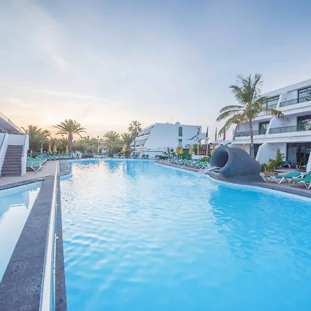 Location In A Great Complex With 300mbps Internet Aparthotel 3*