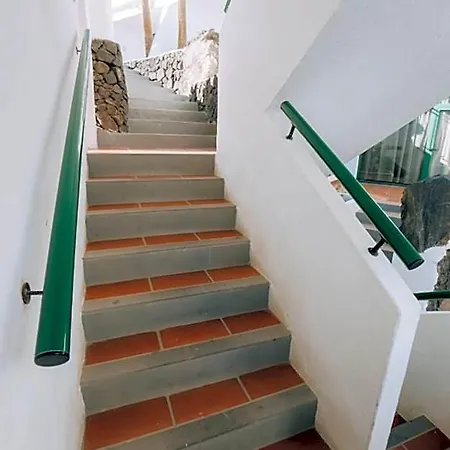 Location In A Great Complex With 300mbps Internet Apartahotel