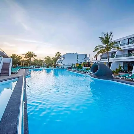 Location In A Great Complex With 300mbps Internet 3*