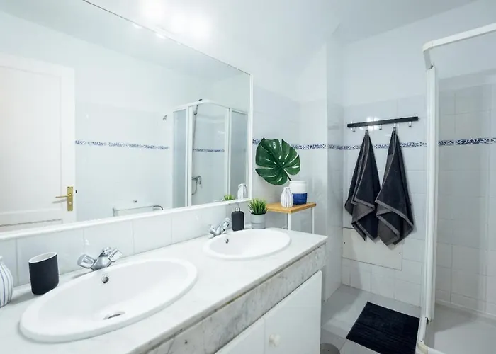 Location In A Great Complex With 300mbps Internet 3*